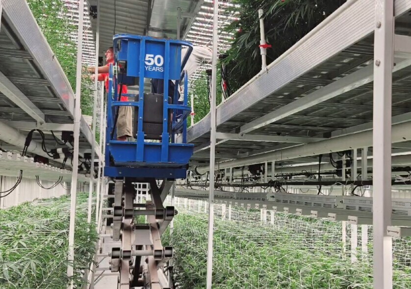 More Photos Of 609 Indian Rd, Seiling Auto Repair For Sale