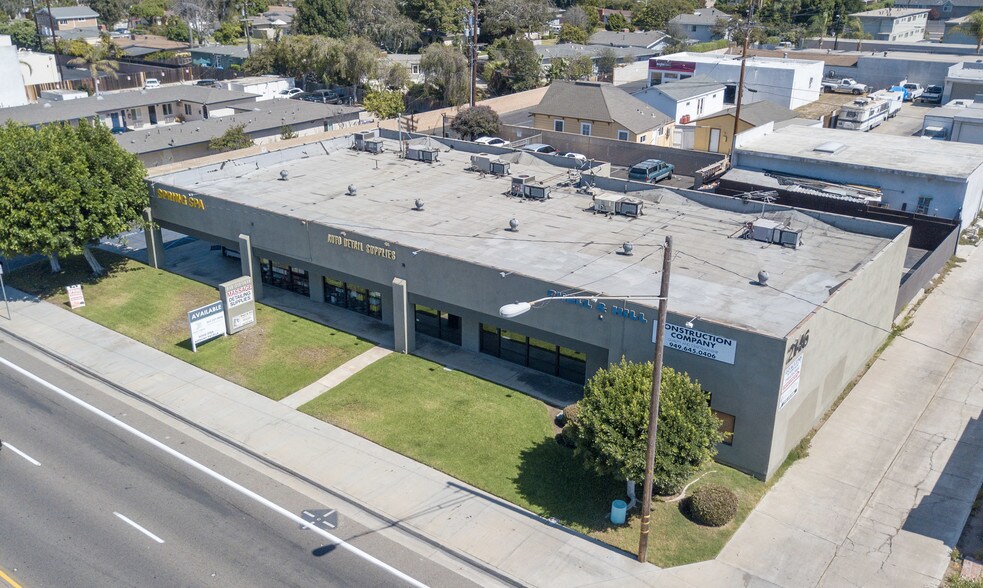 More Photos Of 2146 Newport Blvd, Costa Mesa Office For Sale