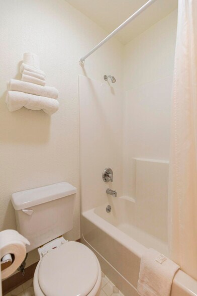 More Photos Of 605 4th Ave, Fort Garland Hotel For Sale