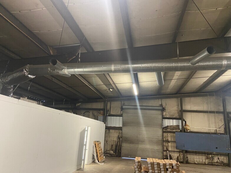 More Photos Of 1014 Holloway Ave, Albany Warehouse For Sale