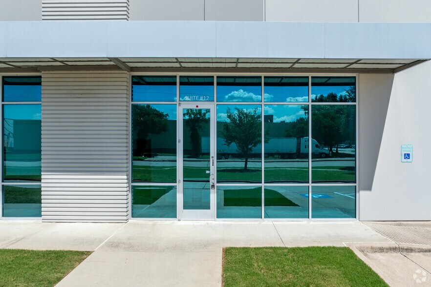 More Photos Of 2040 Century Center Blvd, Irving Manufacturing For Sale