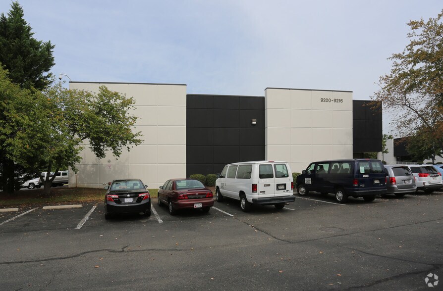 More Photos Of 9200-9216 Hampton Overlook, Capitol Heights Warehouse For Lease