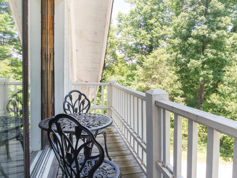 More Photos Of 86 Lily Pad Ln, Flat Rock Hotel For Sale