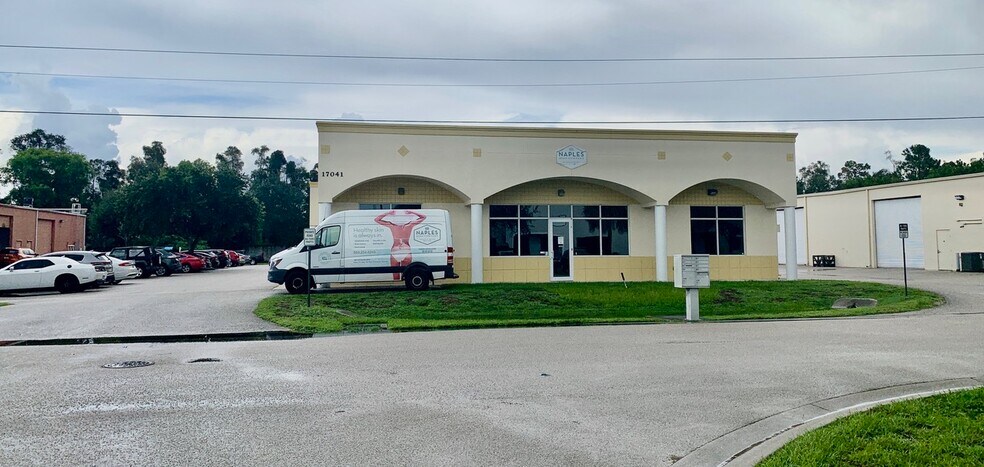 More Photos Of 17041 Alico Commerce Ct, Fort Myers Industrial For Lease