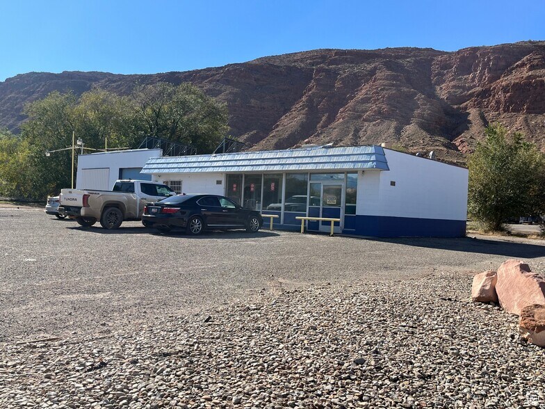 More Photos Of 588 Kane Creek Blvd, Moab General Retail For Sale