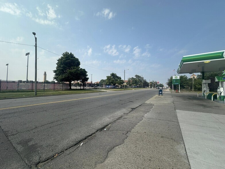 More Photos Of 3720 W McNichols Rd, Detroit Freestanding For Sale