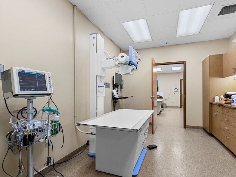 More Photos Of 4706 New Horizons Blvd, Appleton Medical For Sale