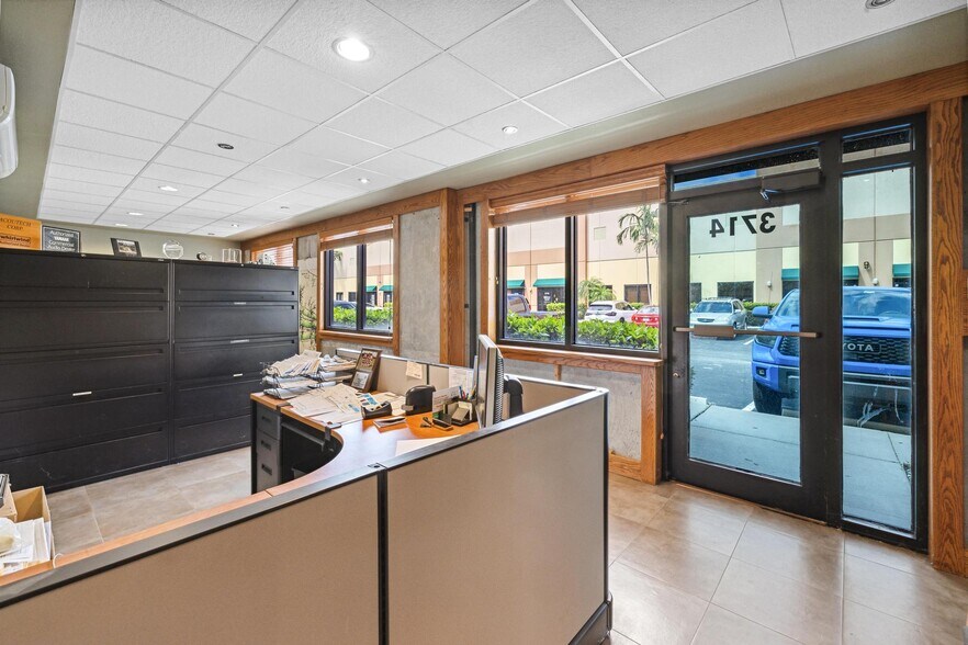 More Photos Of 3700-3718 SW 30th Ave, Fort Lauderdale Warehouse For Sale