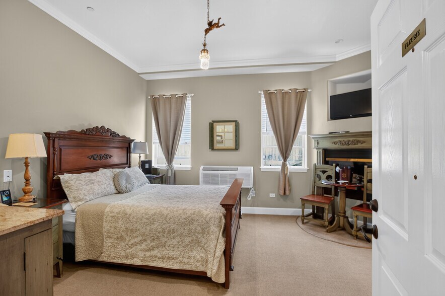 More Photos Of 95 S Ocean Ave, Cayucos Hospitality For Sale