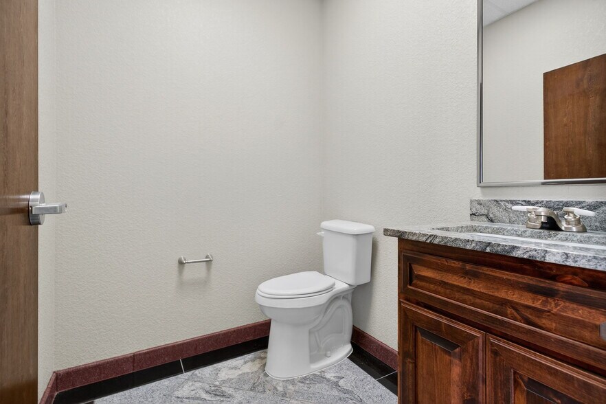 More Photos Of 16680 W Basin St, Odessa Warehouse For Sale