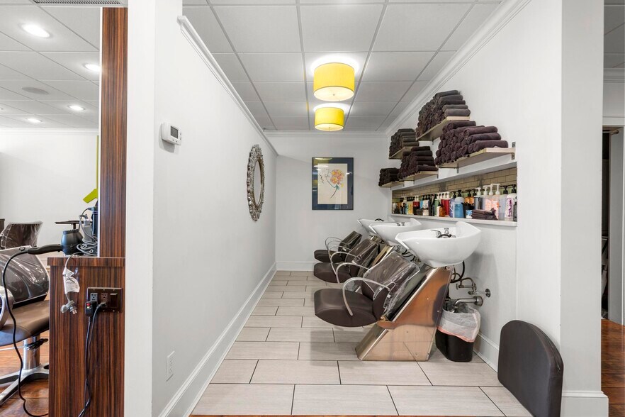 More Photos Of 420 Post Rd W, Westport Storefront For Sale