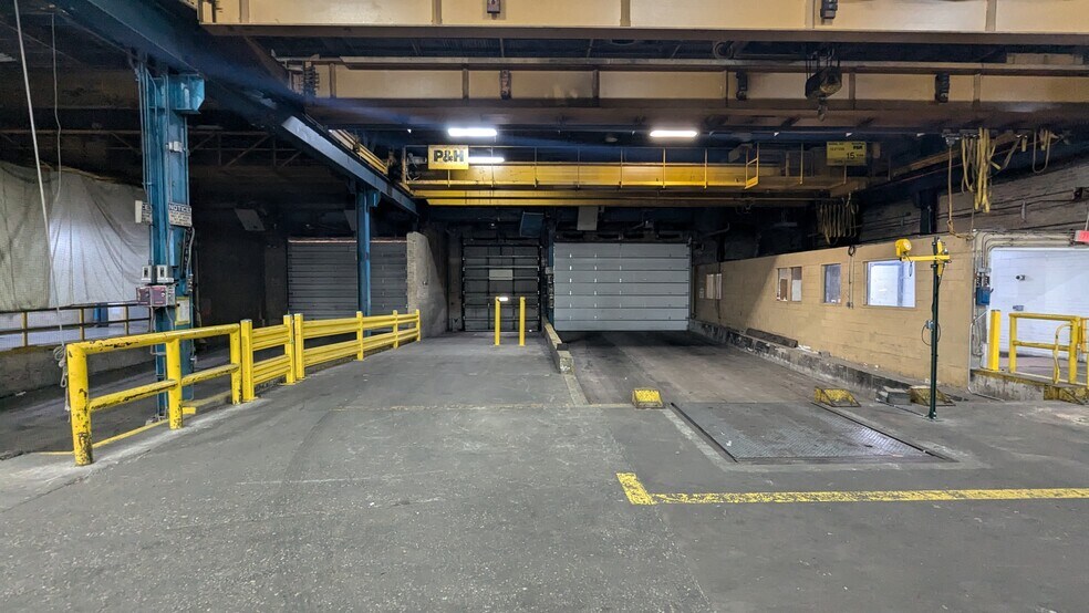 More Photos Of 4800-4850 S Kilbourn Ave, Chicago Warehouse For Sale