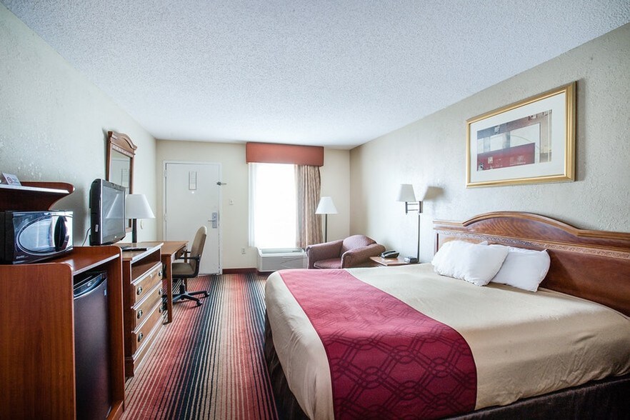 More Photos Of 337 Devereaux Dr, Natchez Hotel For Sale