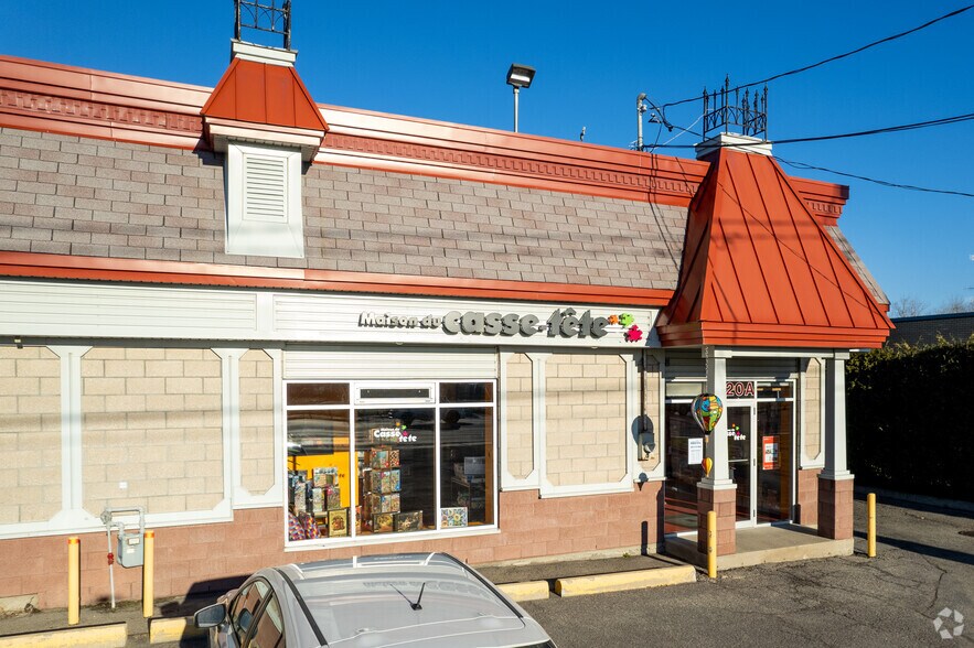 More Photos Of 1320 Boul Du Cure-Labelle, Blainville General Retail For Sale