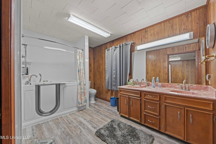 More Photos Of 2713 & 2717 15th Ave, Gulfport Light Distribution For Sale