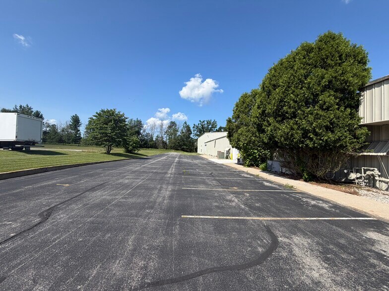 More Photos Of 2291 Traversefield Dr, Traverse City Manufacturing For Lease