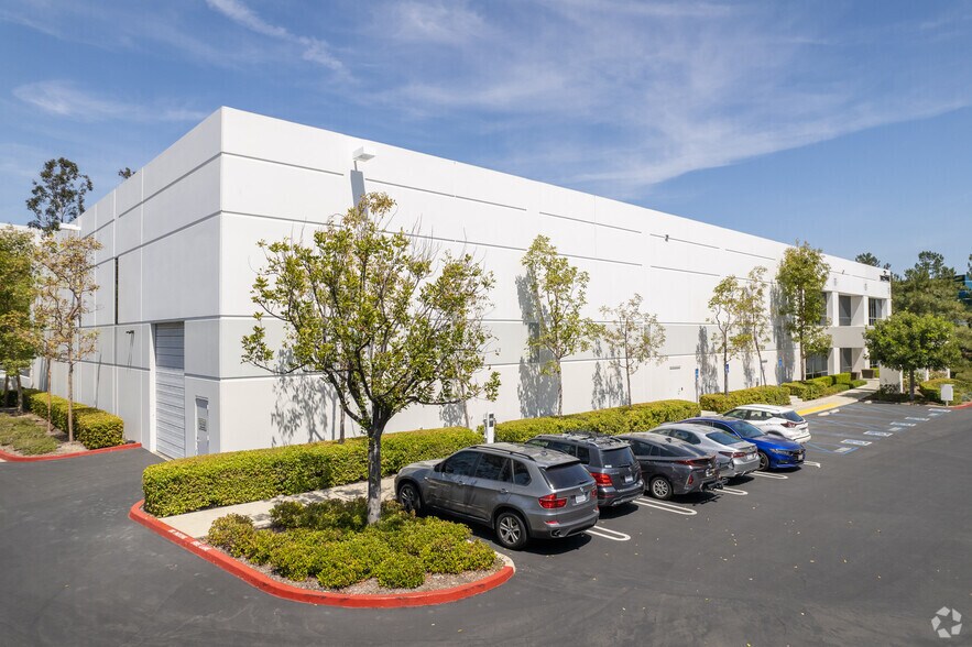 More Photos Of 19641 Da Vinci, Foothill Ranch Warehouse For Lease