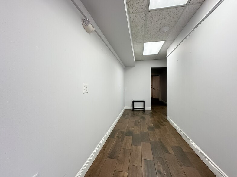 More Photos Of 107-121 Allamanda Dr, Lakeland Unknown For Lease