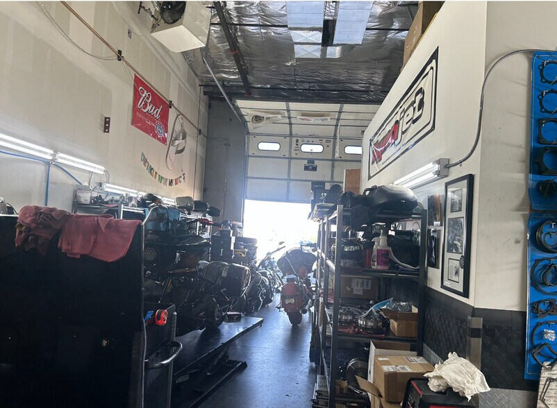 More Photos Of 802-886 E 78th Ave, Denver Warehouse For Sale