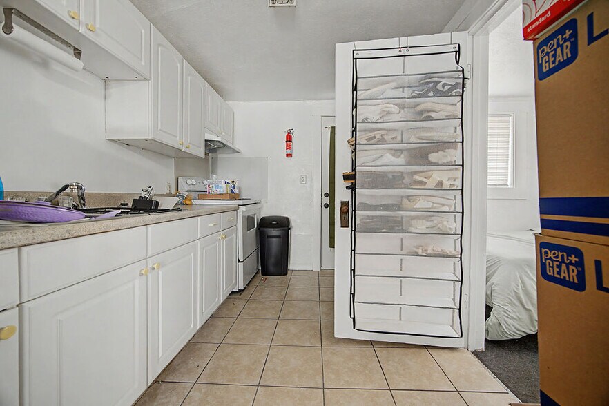 More Photos Of 630 W 6th St, Craig Apartments For Sale