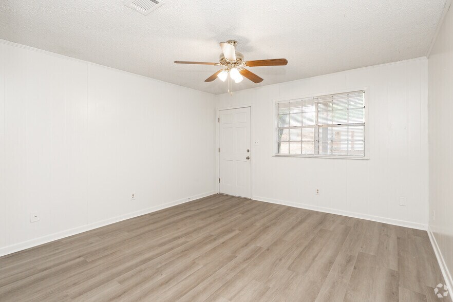 More Photos Of 8640 Jernigan Rd, Pensacola Apartments For Sale