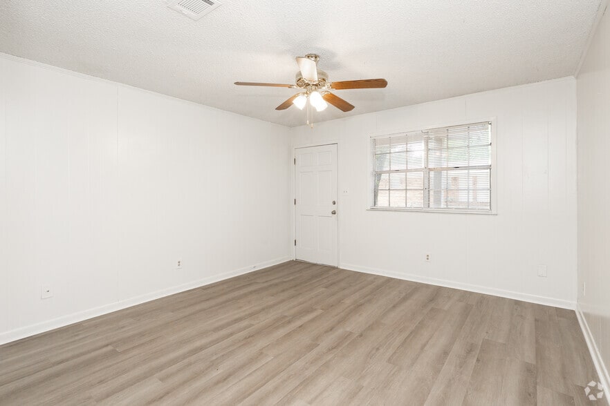 More Photos Of 8640 Jernigan Rd, Pensacola Apartments For Sale