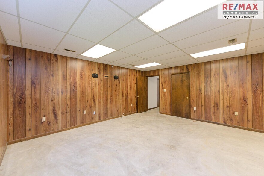 More Photos Of 9991 John Clayton Memorial Hwy, Gloucester Light Manufacturing For Sale