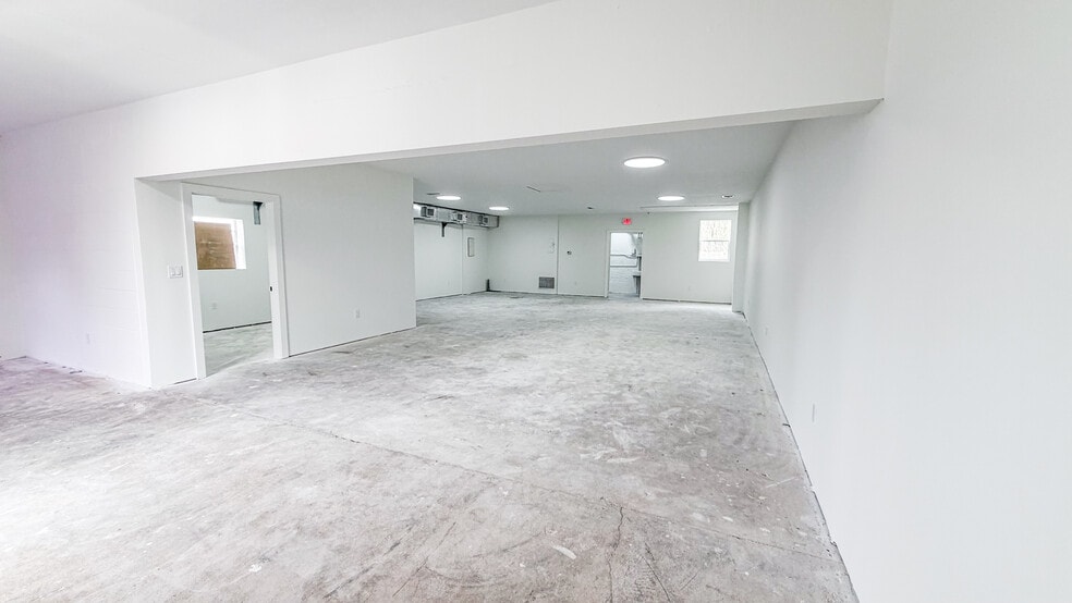 More Photos Of 2803 NW 6th St, Gainesville Freestanding For Lease