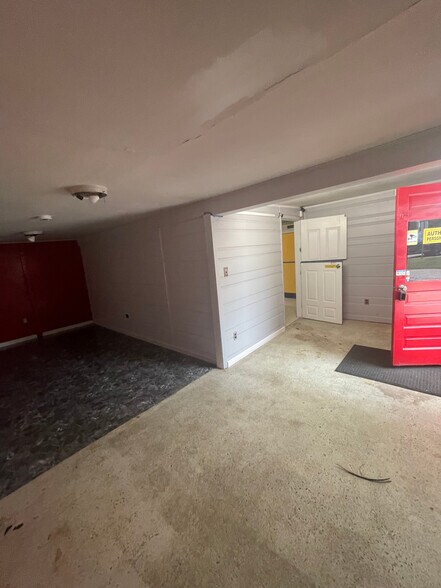 More Photos Of 673 S Main St, Plymouth Freestanding For Lease