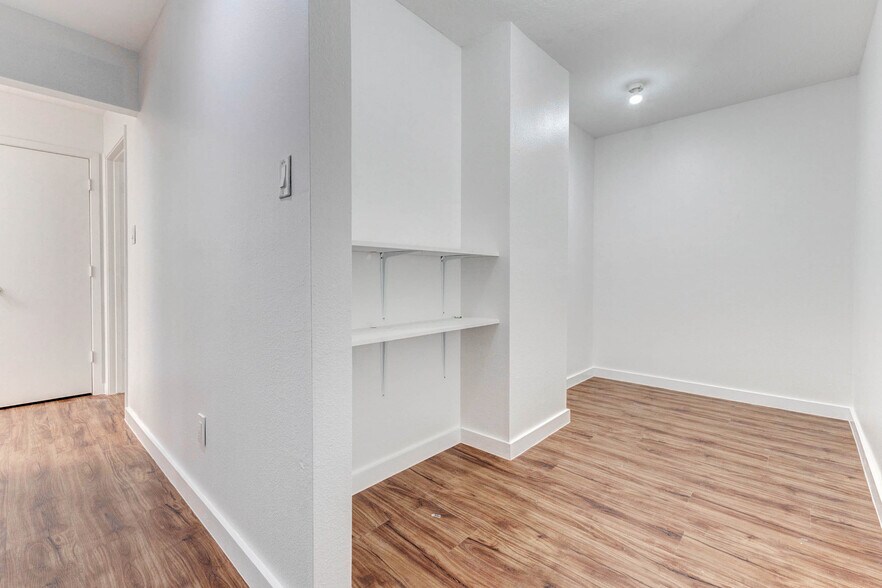 More Photos Of 1324 Avenue D, Katy Medical For Sale