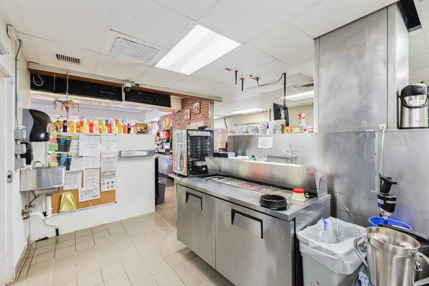 More Photos Of 8841 Commodity Cir, Orlando Fast Food For Sale