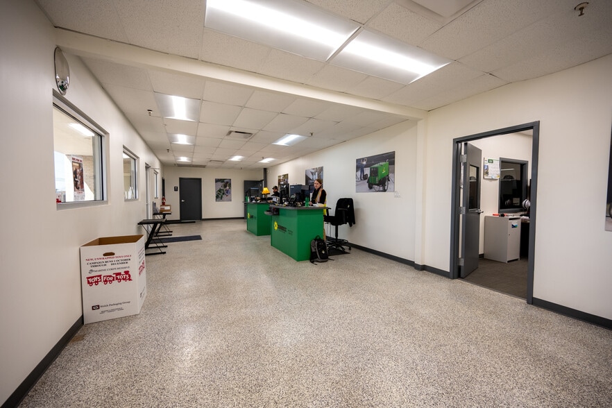 More Photos Of 3701 Dalworth St, Arlington Warehouse For Lease