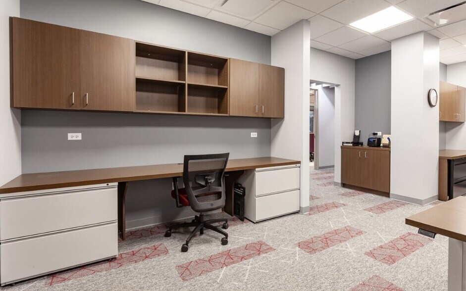 More Photos Of 1910 S Highland Ave, Lombard Medical For Lease