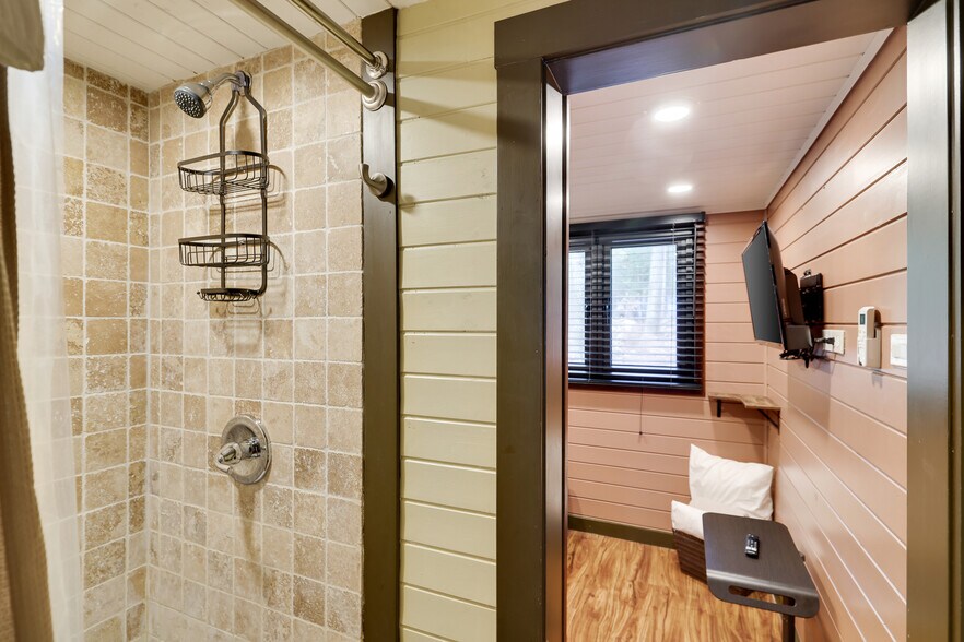 More Photos Of 2624 State Route 534, Albrightsville Hotel For Sale