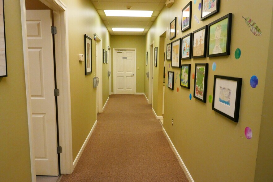More Photos Of 142 Linden Dr, Winchester Office For Sale