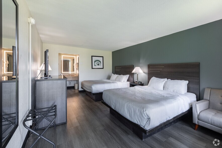 More Photos Of 8929 Old Number Six Hwy, Santee Hospitality For Sale