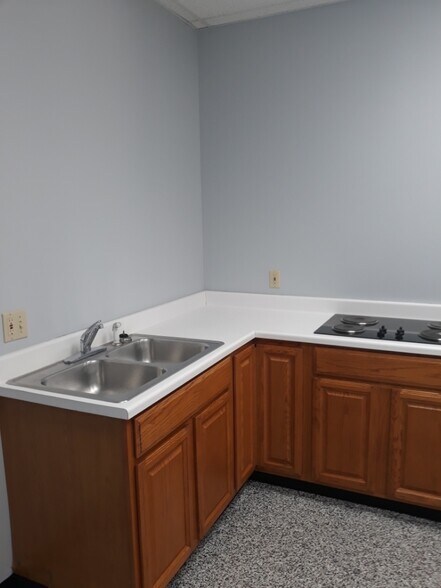 More Photos Of 2200 N Yellowood Ave, Broken Arrow Research And Development For Sale