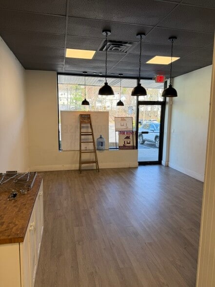 More Photos Of 911-915 N Broadway, White Plains Unknown For Lease