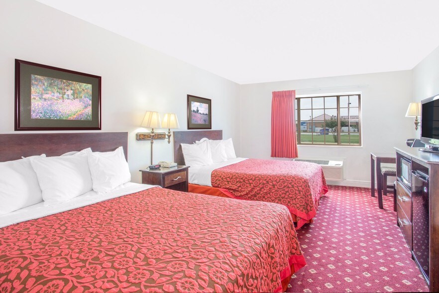 More Photos Of 912 US Highway 65/82 South, Lake Village Hotel For Sale