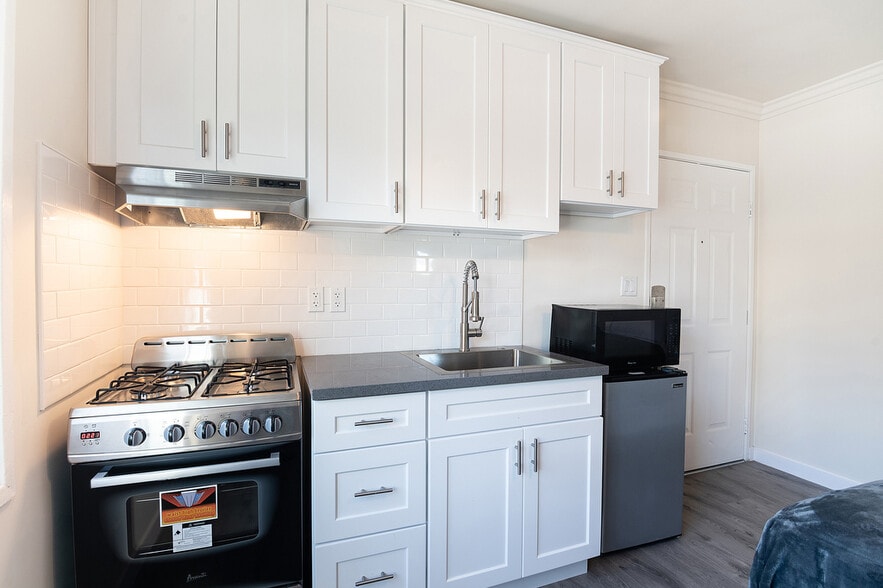 More Photos Of 220 S Alvarado St, Los Angeles Hotel For Sale