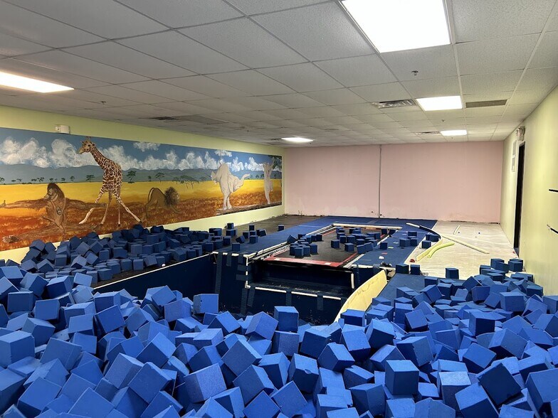 More Photos Of 2440 Clare Ln Ne, Rochester Flex For Sale