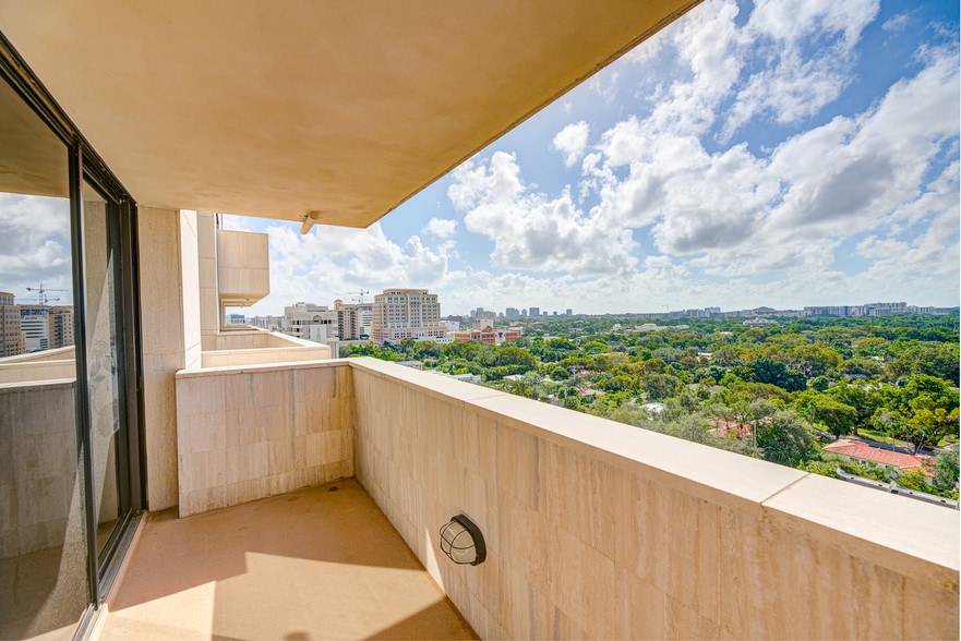 More Photos Of 550 Biltmore Way, Coral Gables Office For Lease