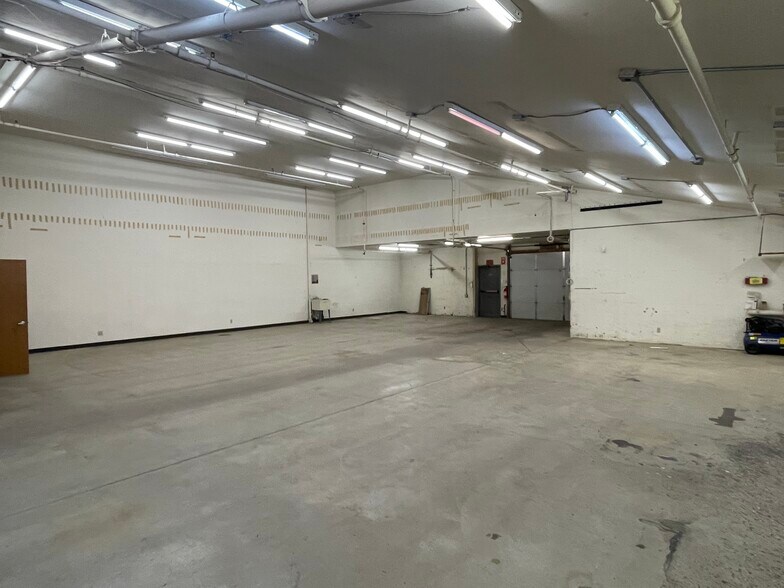 More Photos Of 3542 Shoreline Dr, Wayzata Freestanding For Lease