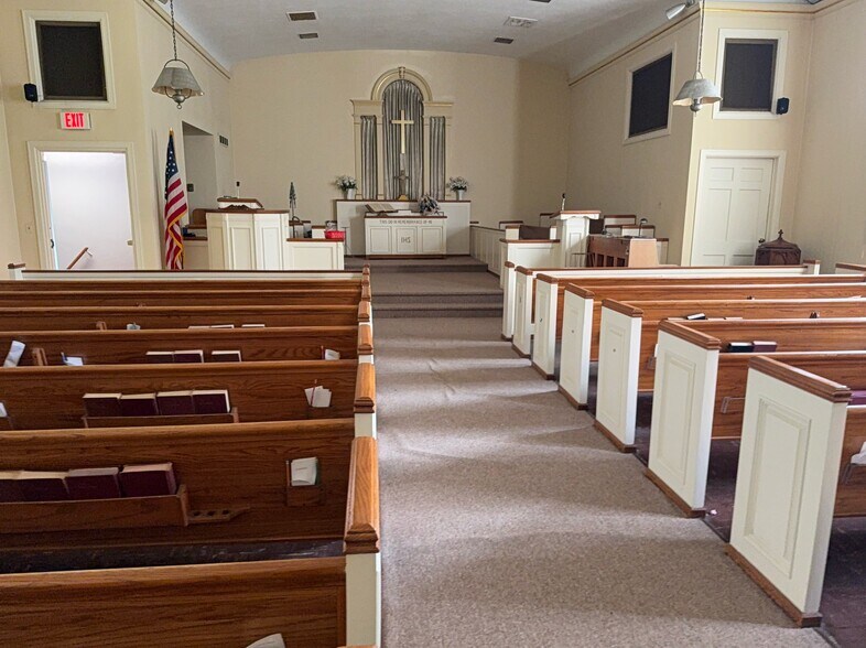 More Photos Of 25350 W 6 Mile Rd, Redford Religious Facility For Sale