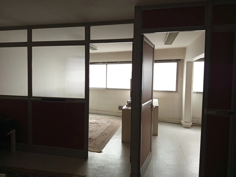 Primary Photo Of 323 Rue De Belleville, Paris Office For Sale