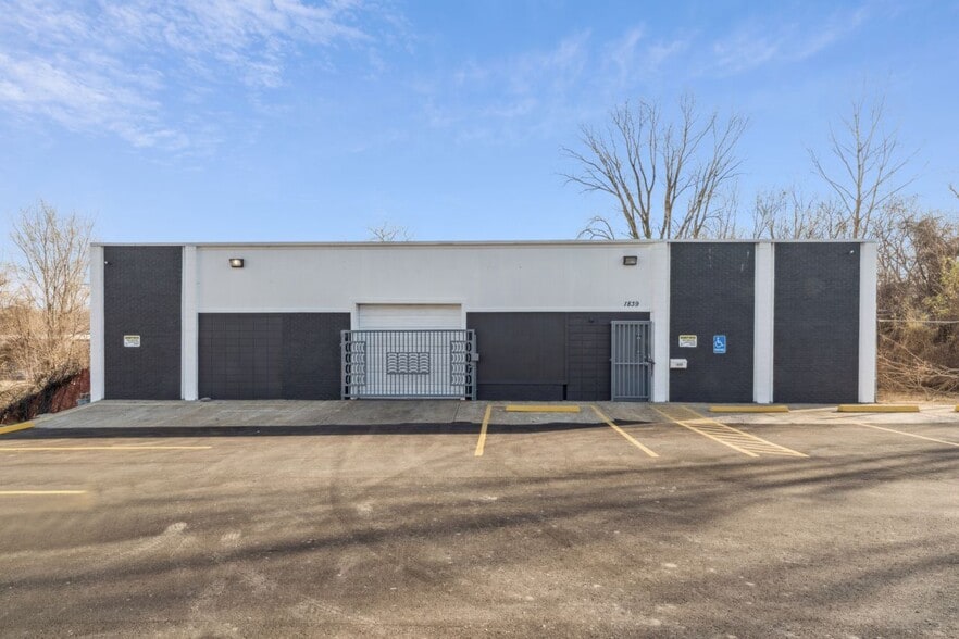 Primary Photo Of 1839 N 10th St, Kansas City Warehouse For Sale