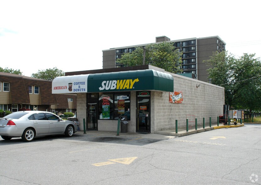 More Photos Of 1100-1200 Broadway, Gary Unknown For Lease