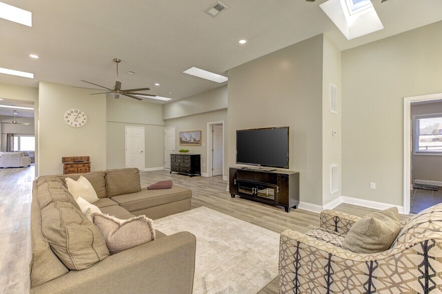 More Photos Of 1565 Seven Fountains Rd, Fort Valley Specialty For Sale