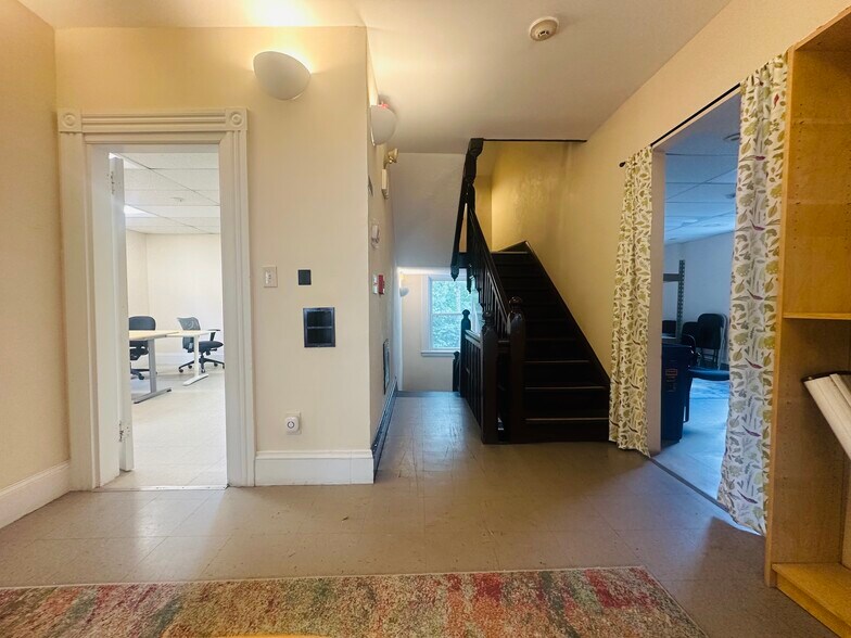 More Photos Of 420 Washington St, Dorchester Office For Lease