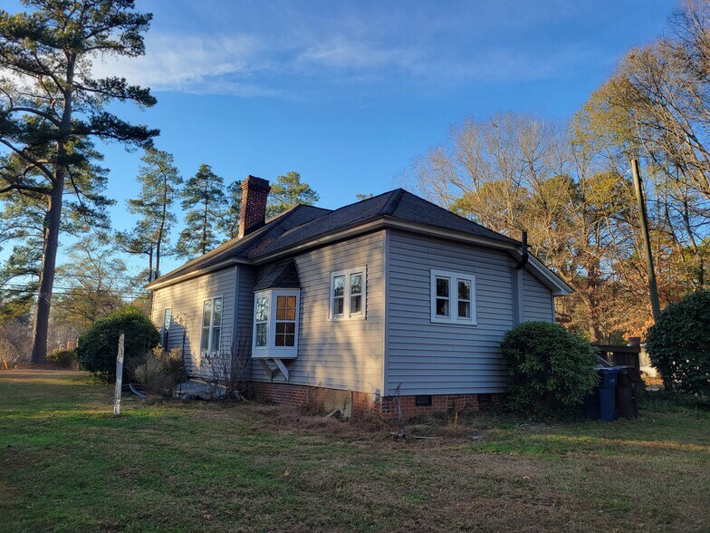 More Photos Of 1110 Hawkins Ave, Sanford Light Manufacturing For Sale